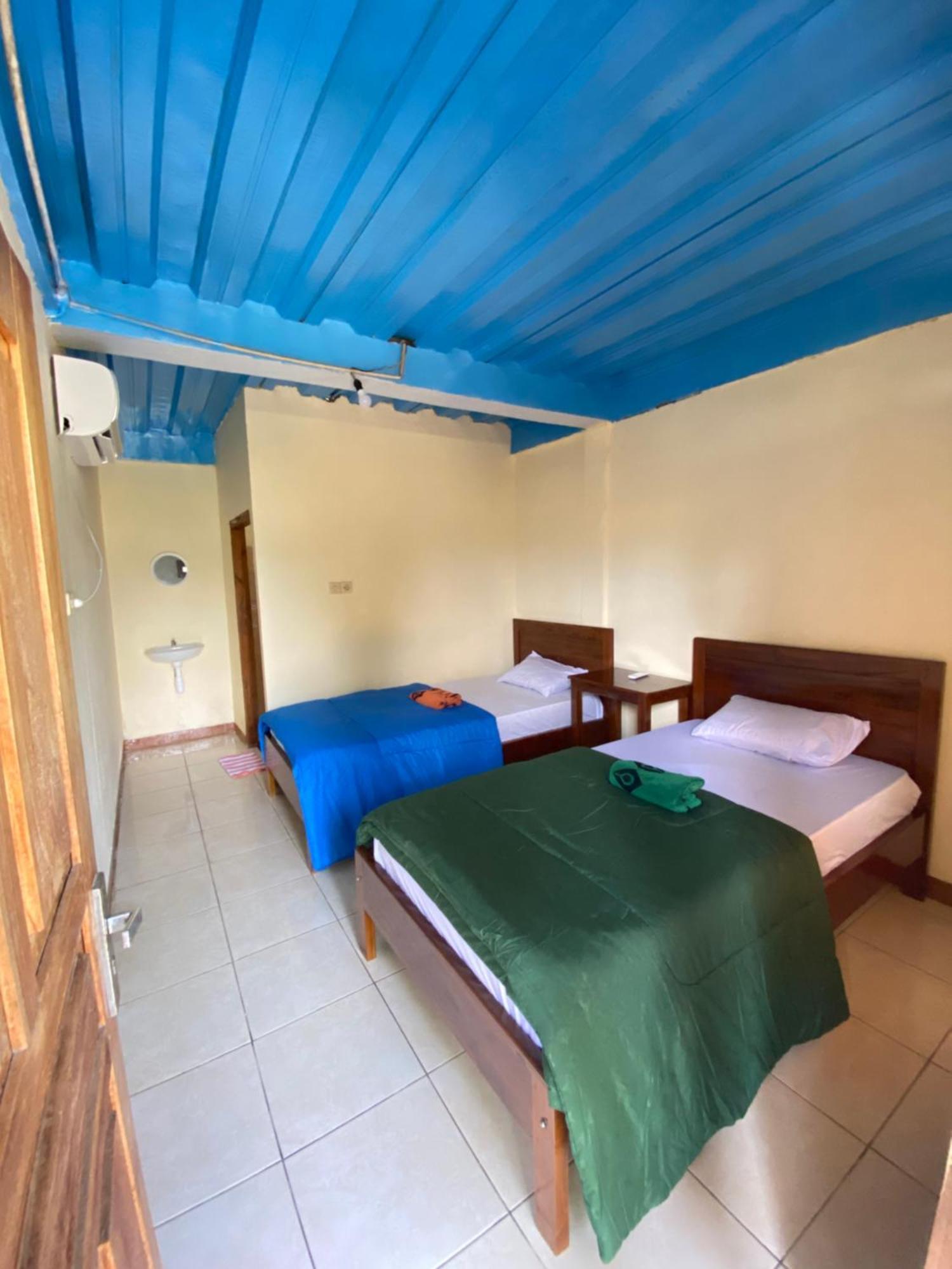 Pieter Homestay Labuan Bajo Exterior foto
